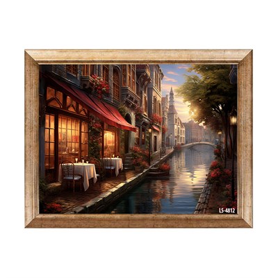 Gün Batımında Kanal Kıyısı Tarihi Kafe ve Şehir Tablosu