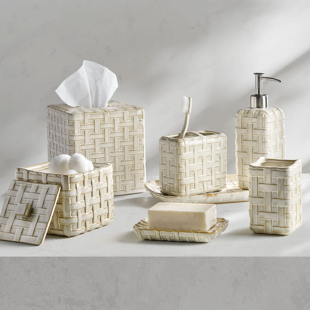 Banyo aksesuar seti temizliği ipuçları, hijyen ve uzun ömürlü kullanım için temizlik rehberi.