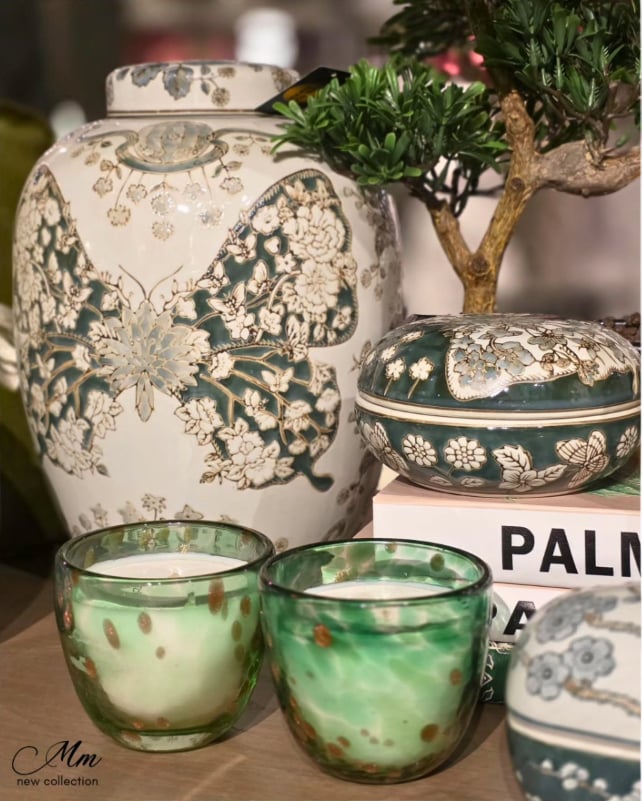 Mikasa Moor Kelebek Desenli Vazo ve Mumluklar - 5 Kilit Özellik Dekorasyon Kalitesi