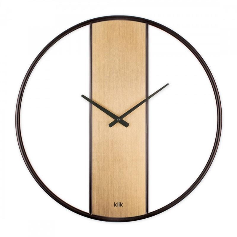 Demre Gold minimalist tasarım, yuvarlak çerçeveli, açık renkli bölmeli metal duvar saati.