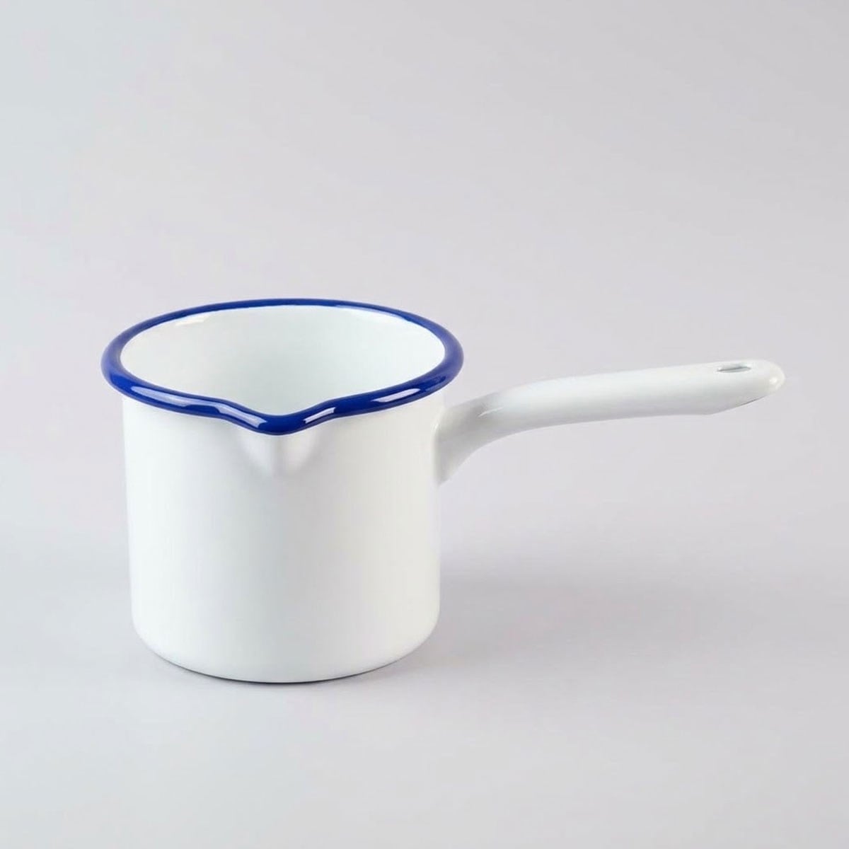 Çamlıca Home kobalt mavi kordon biyeli uzun kulplu beyaz emaye 850 ml sütlük sosluk ve cezve
