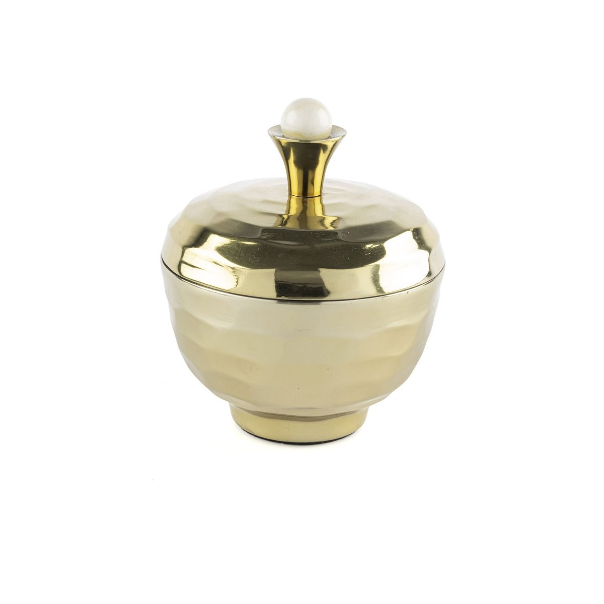 Çamlıca Home parlak altın sarısı gold kaplama küre formunda dövme dokulu inci detaylı tutamaçlı kapaklı metal şekerlik ve lokumluk kutu beyaz zemin ürün çekimi 13x15 cm