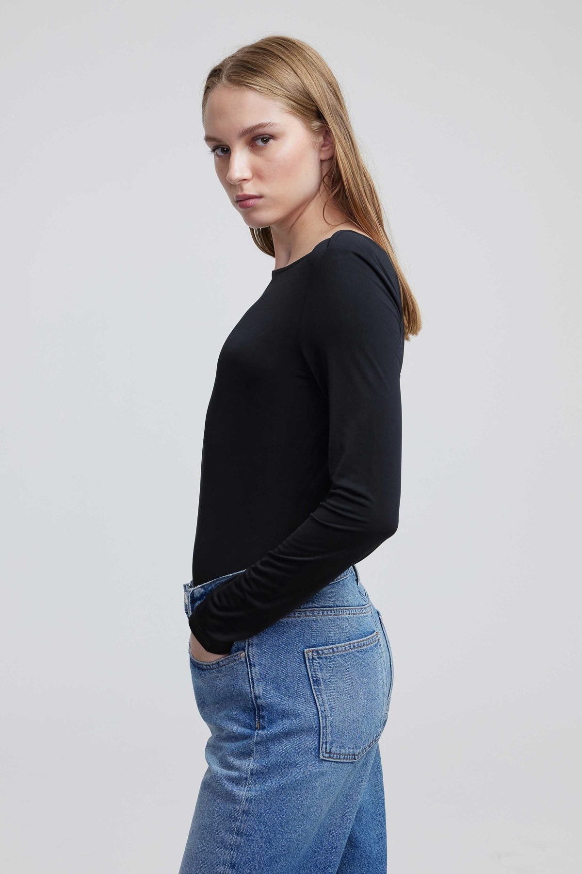 IPEKYOL SIYAH 70030 / T-SHIRT