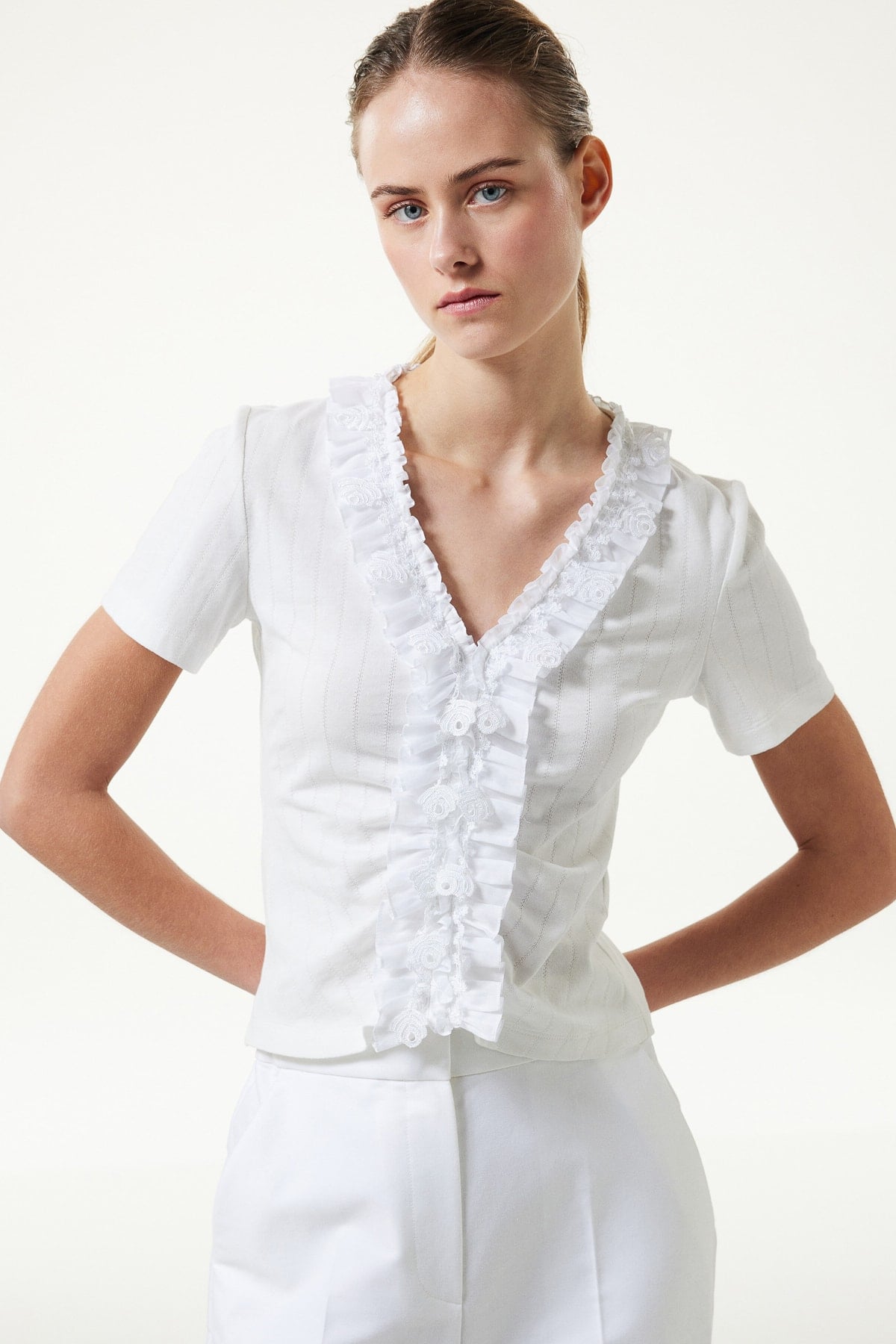 MACHKA BEYAZ 70023 / T-SHIRT