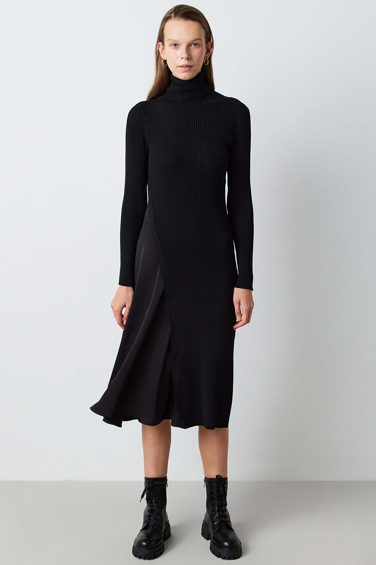 IPEKYOL Saten Garnili Siyah Triko Elbise