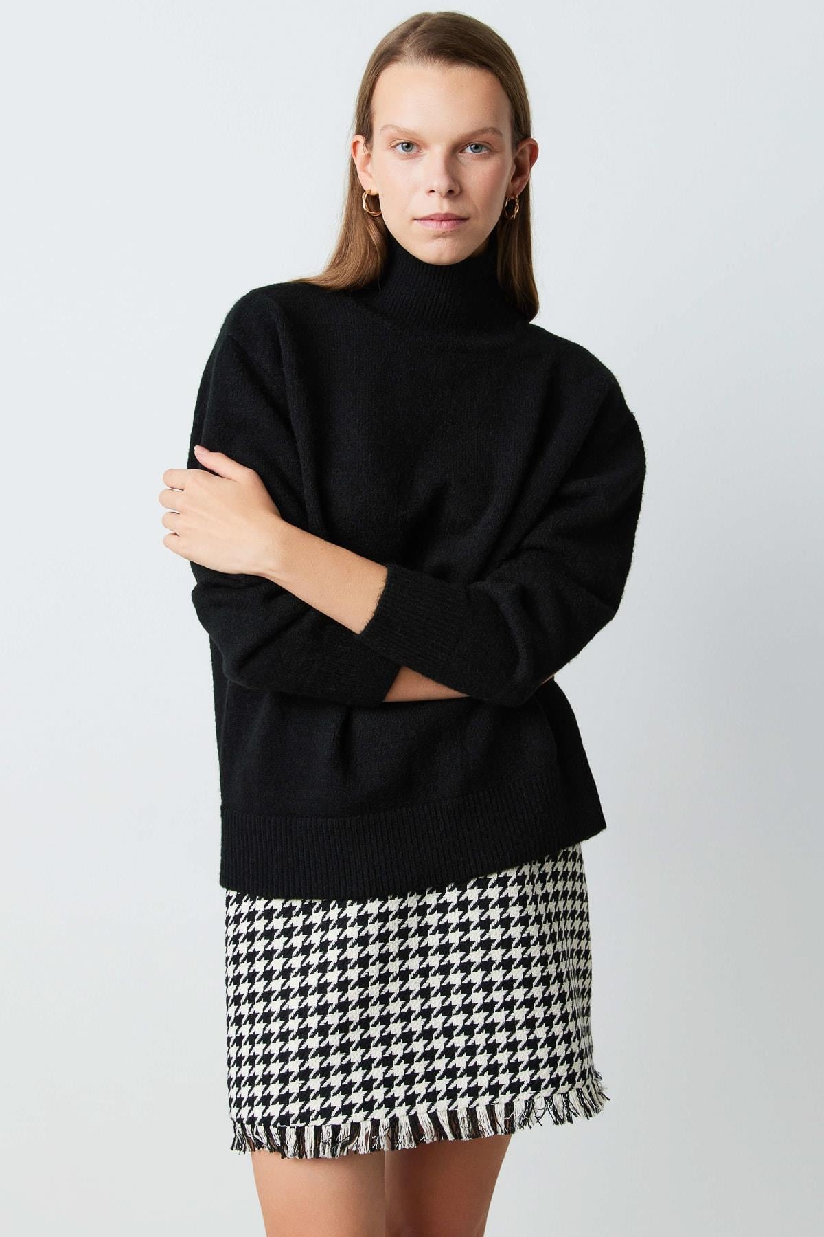 IPEKYOL SIYAH 50243 / TRIKO