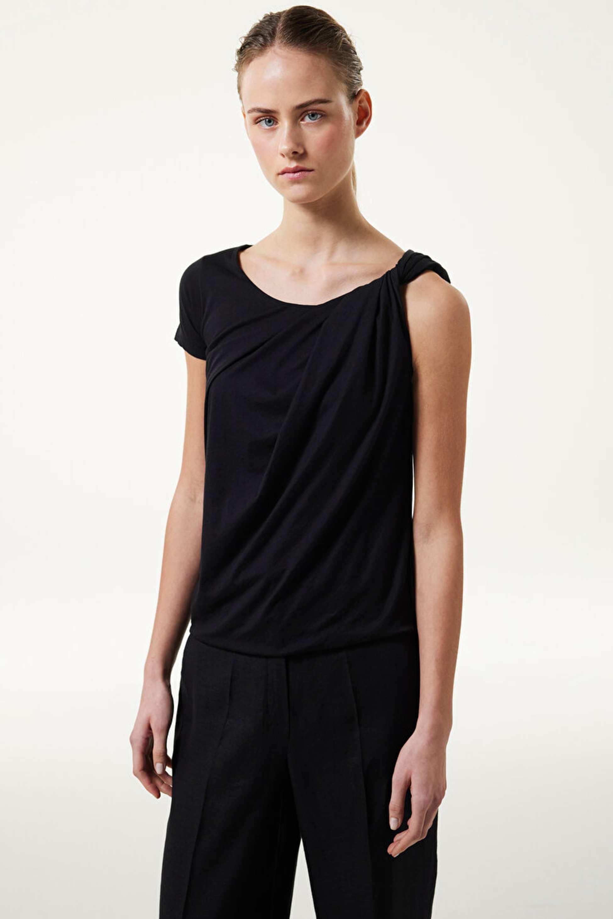 MACHKA SIYAH 70022 / T-SHIRT