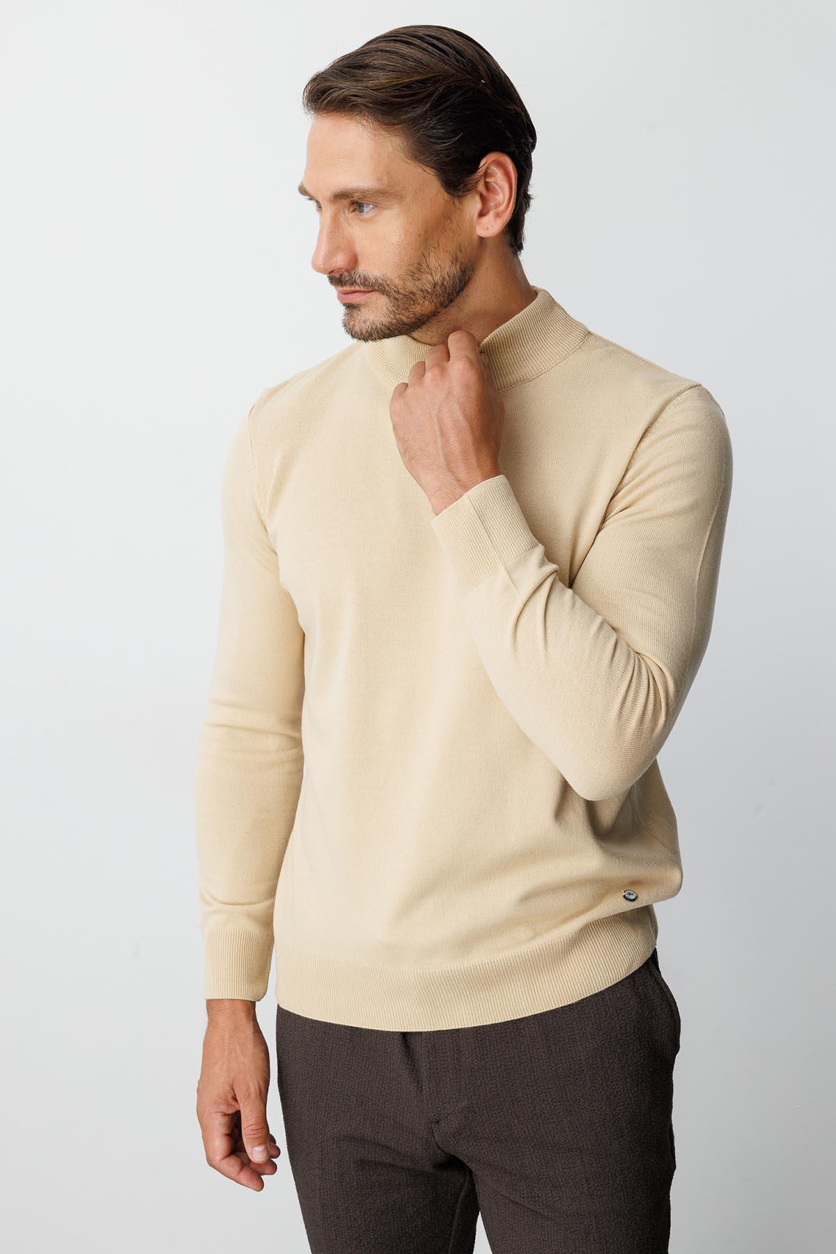 Bej Modern Fit Dar Kalıp Yarım Balıkçı Düz Uzun Kollu Triko