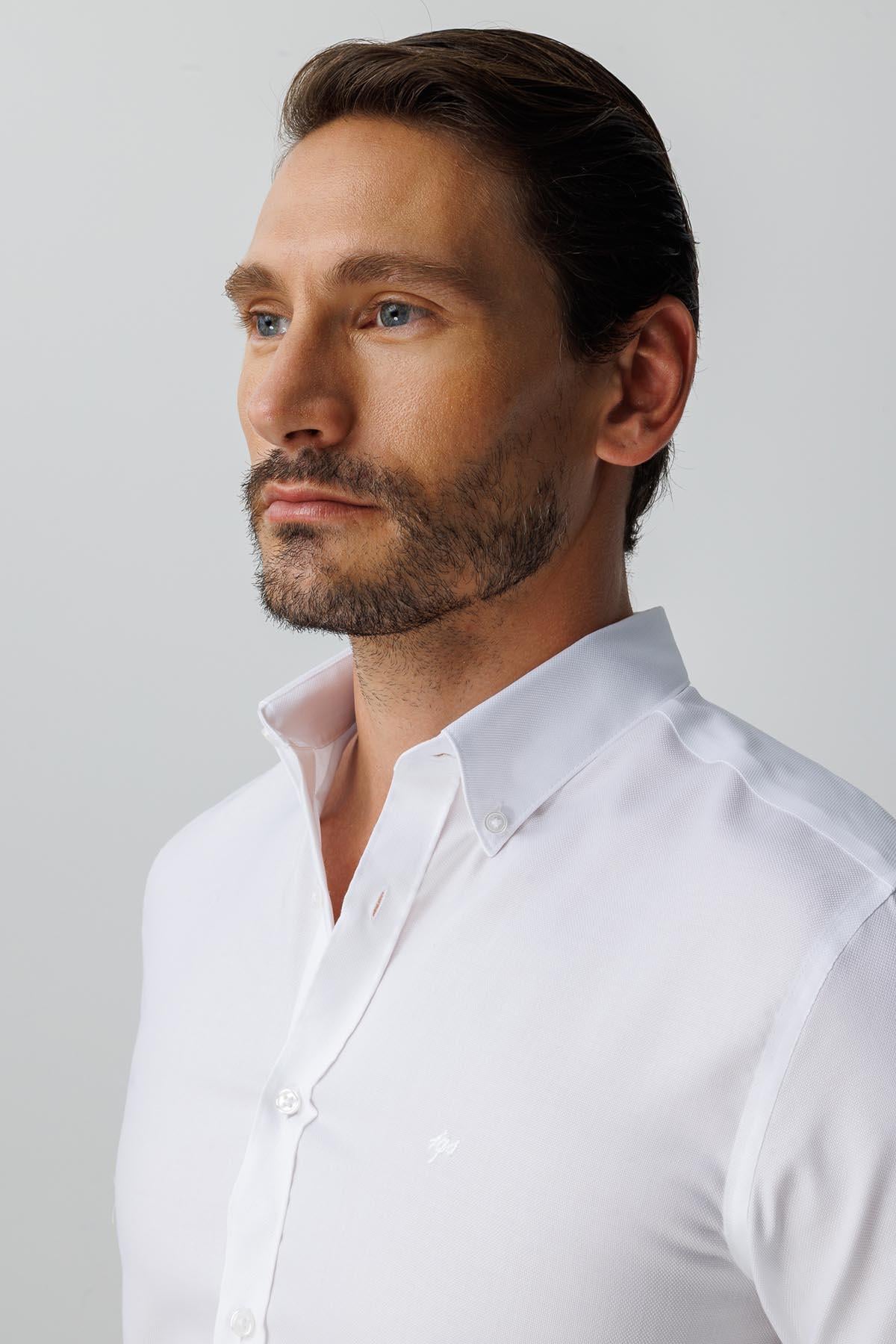 Beyaz Slim Fit Dar Kalıp Klasik Yaka Düz Uzun Kollu Cepsiz %100 Pamuk Non Iron Ütü İstemeyen Gömlek 