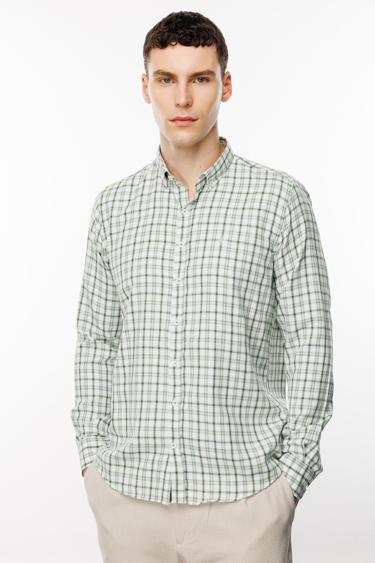 Açık Yeşil Dynamic Fit  Düğmeli Yaka Ekose Uzun Kollu Cepsiz Pamuklu Gömlek