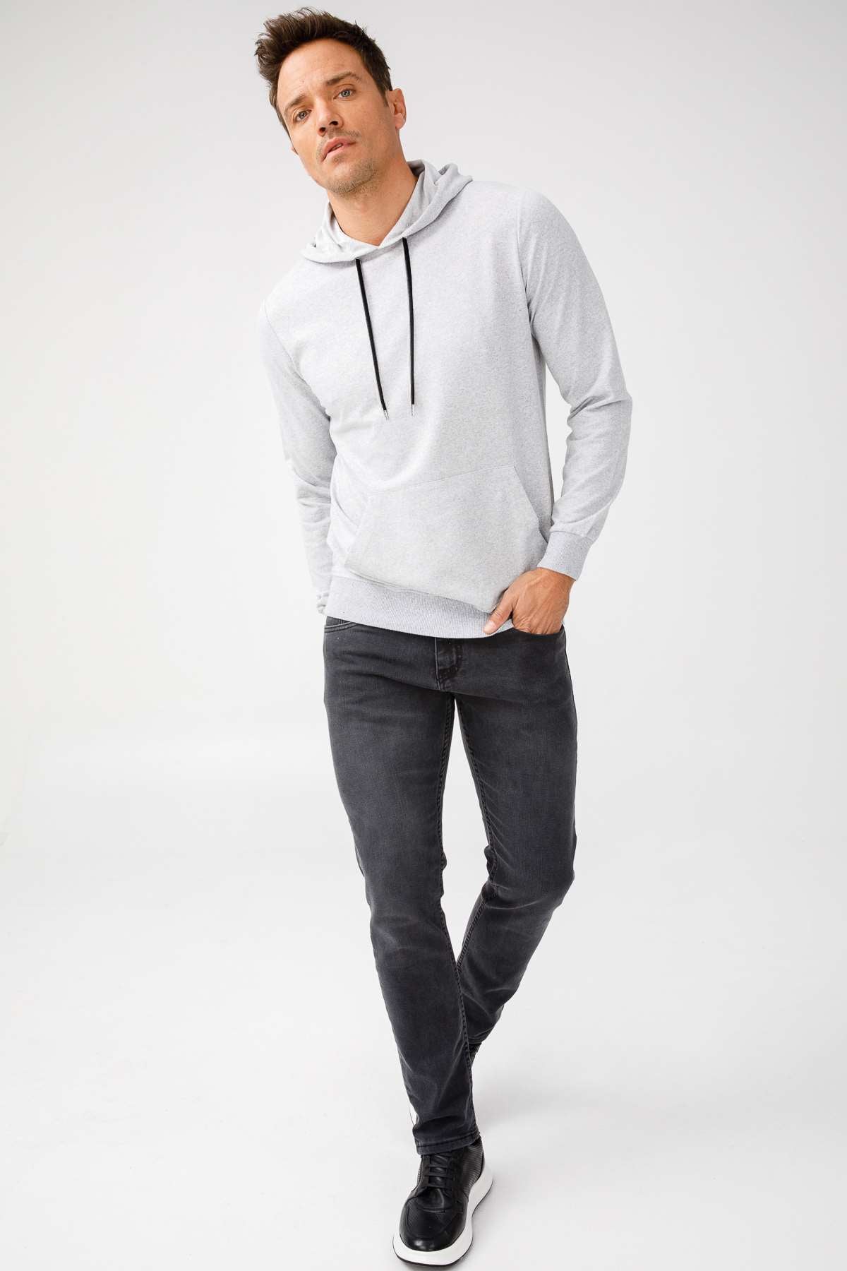 Erkek A.Gri Modernfit / Ekstra Dar Kalıp Kapşonlu Fermuarsız Sweatshirt