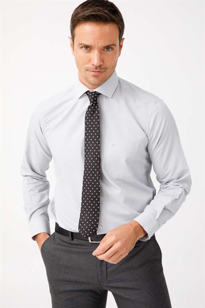 Açık Gri Regular Fit Rahat Kalıp Klasik Yaka Düz Uzun Kollu Cepli Kolay Ütülenir Gömlek