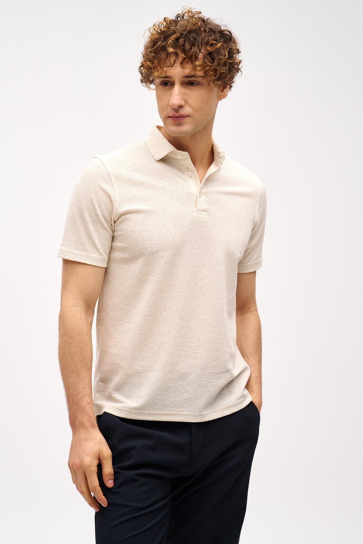 Bej Slim Fit Dar Kalıp Fermuarlı Polo Yaka Düz Kısa Kollu  Tişört