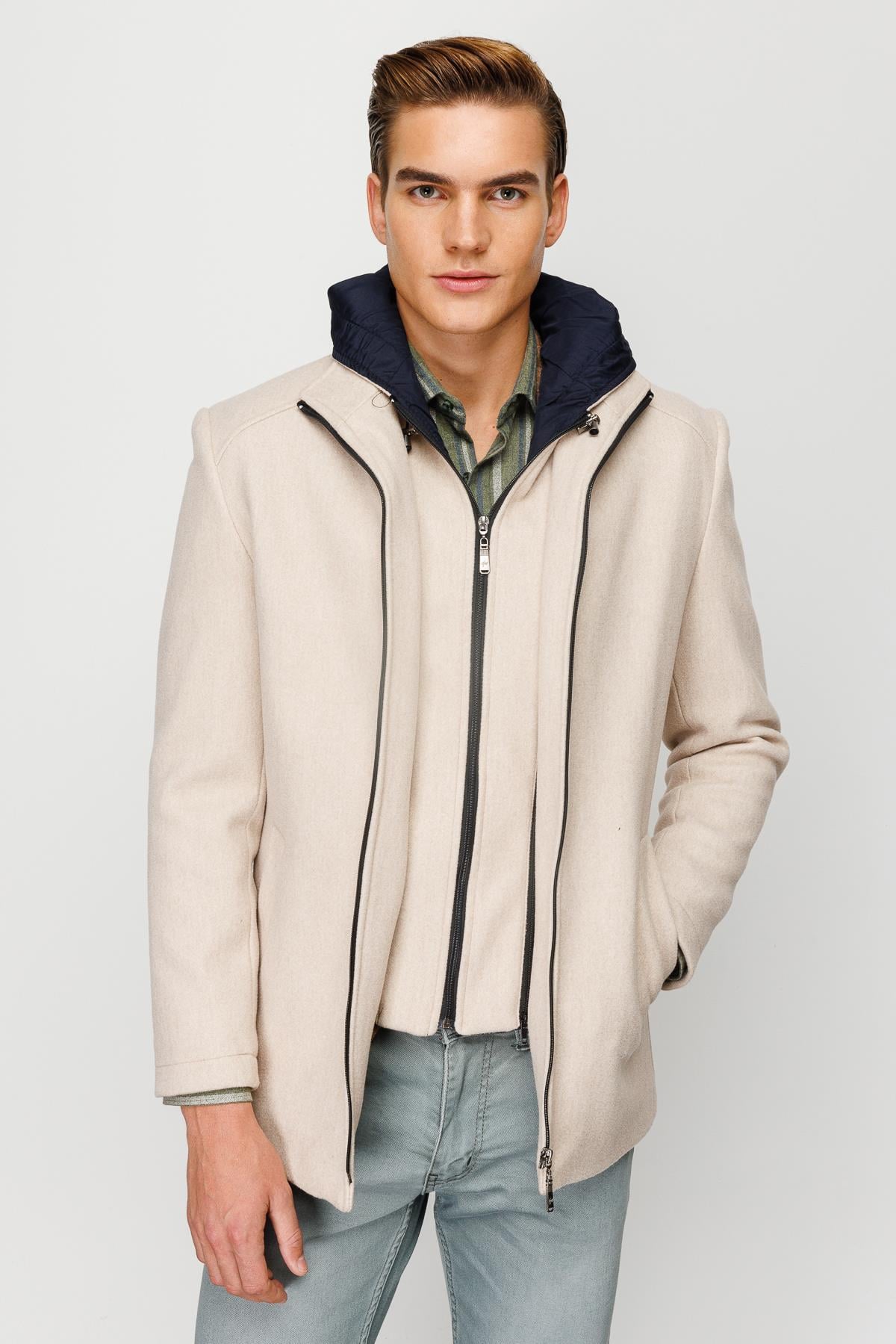 Bej Kapüşonlu Erkek Kaban Fermuarlı Dik Yaka Modern Model