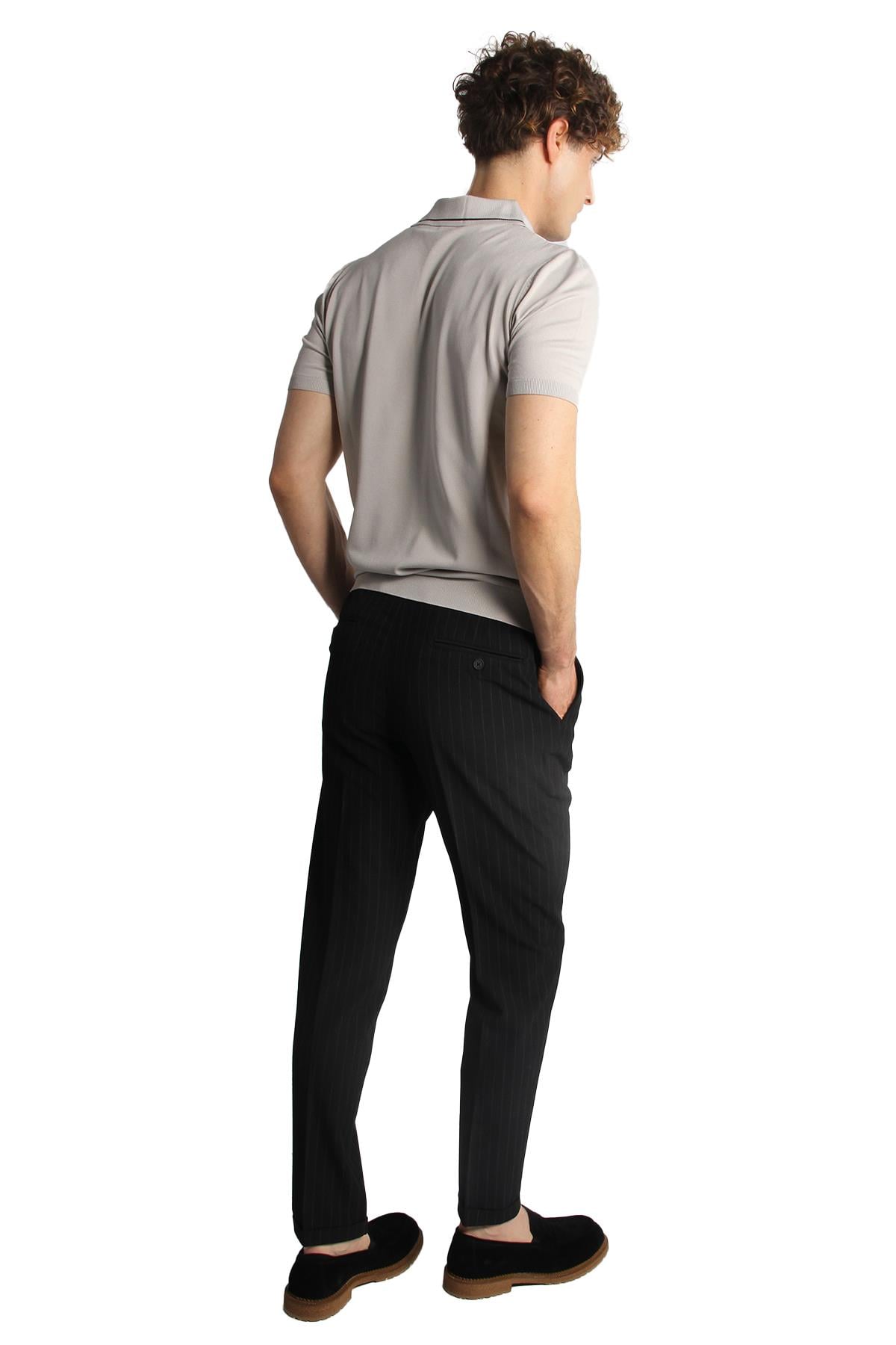 Siyah Standart Kalıp Dinamik Fit  Pantolon