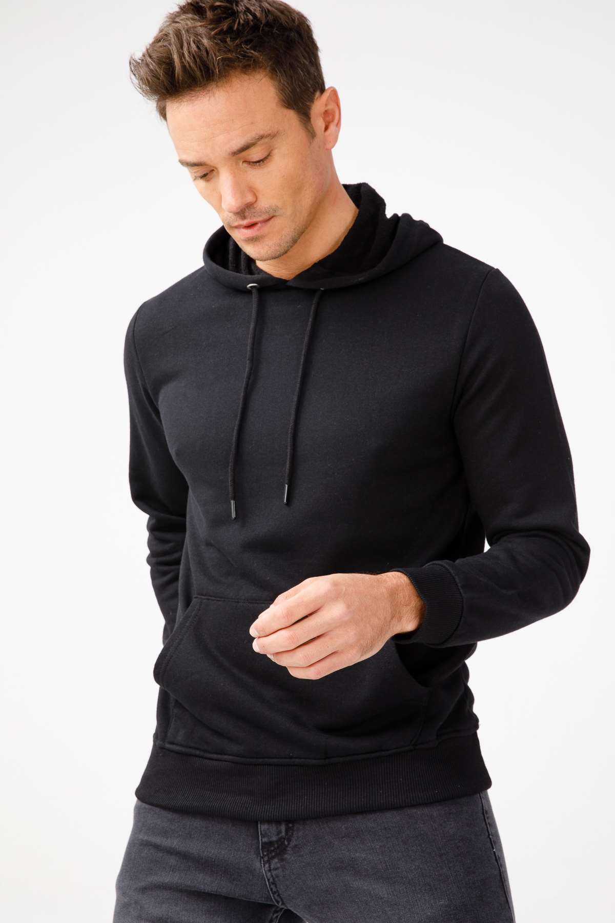 Erkek Siyah Modernfit / Ekstra Dar Kalıp Kapşonlu Fermuarsız Sweatshirt