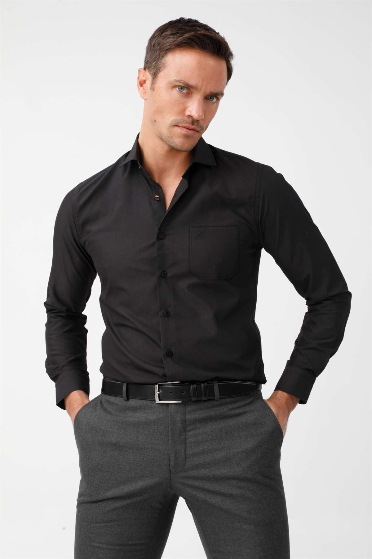 Siyah Regular Fit Rahat Kalıp Klasik Yaka Düz Uzun Kollu Cepli Kolay Ütülenir Gömlek