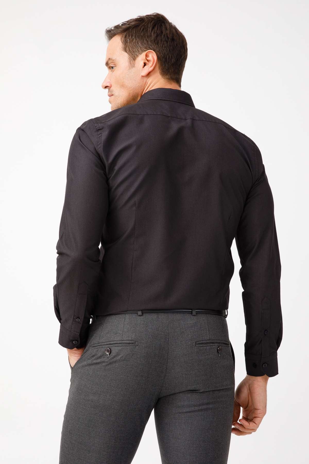 Siyah Regular Fit Rahat Kalıp Klasik Yaka Düz Uzun Kollu Cepli Kolay Ütülenir Gömlek