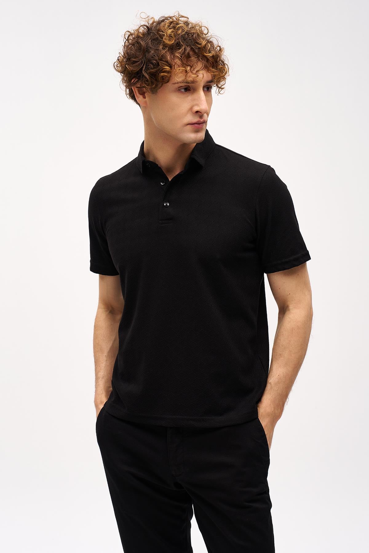 Siyah Slim Fit Dar Kalıp Fermuarlı Polo Yaka Desenli Kısa Kollu  Tişört