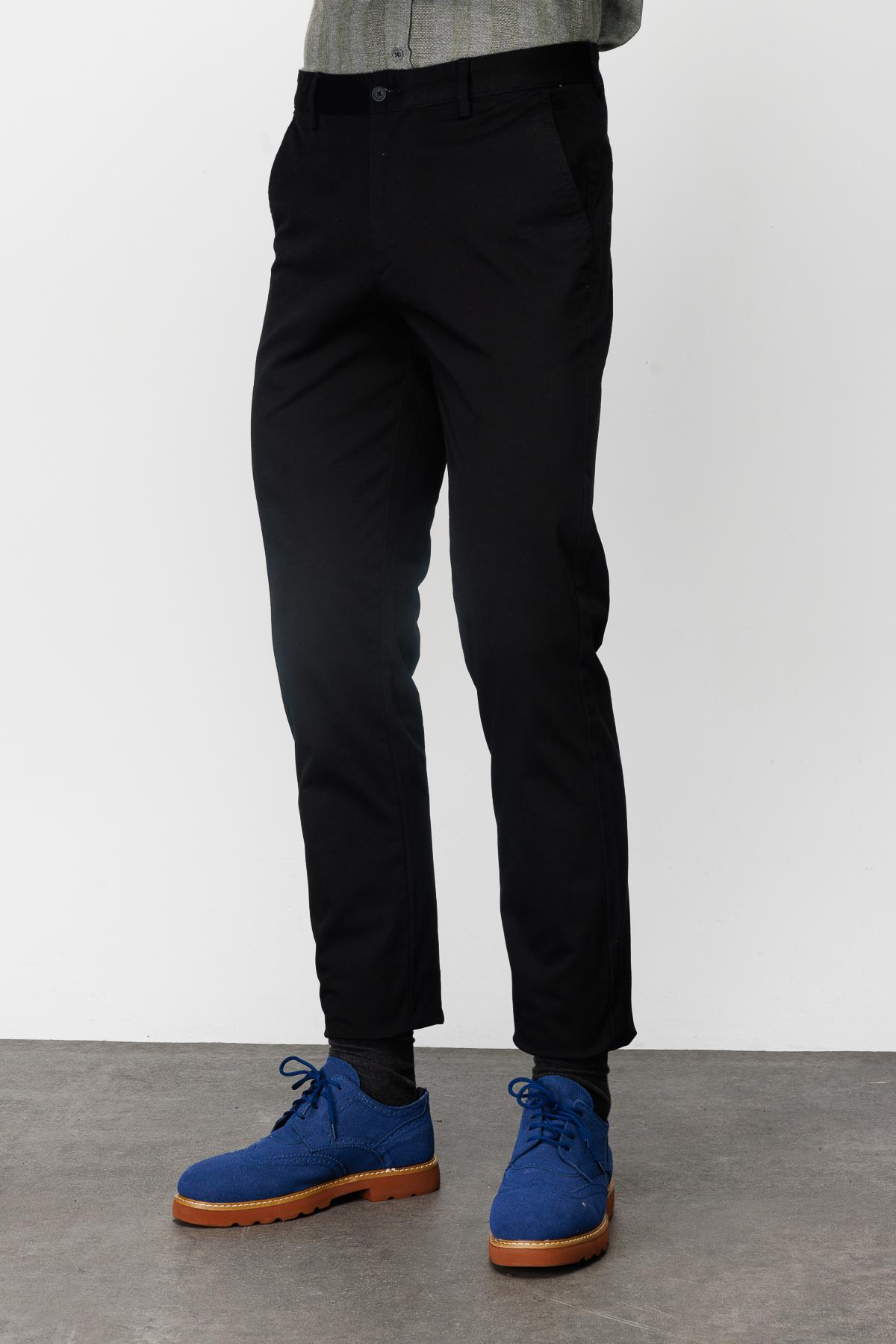 Siyah Erkek Pamuklu Kumaş Pantolon Regular Fit – Rahat Kalıp Günlük Ofis Stili