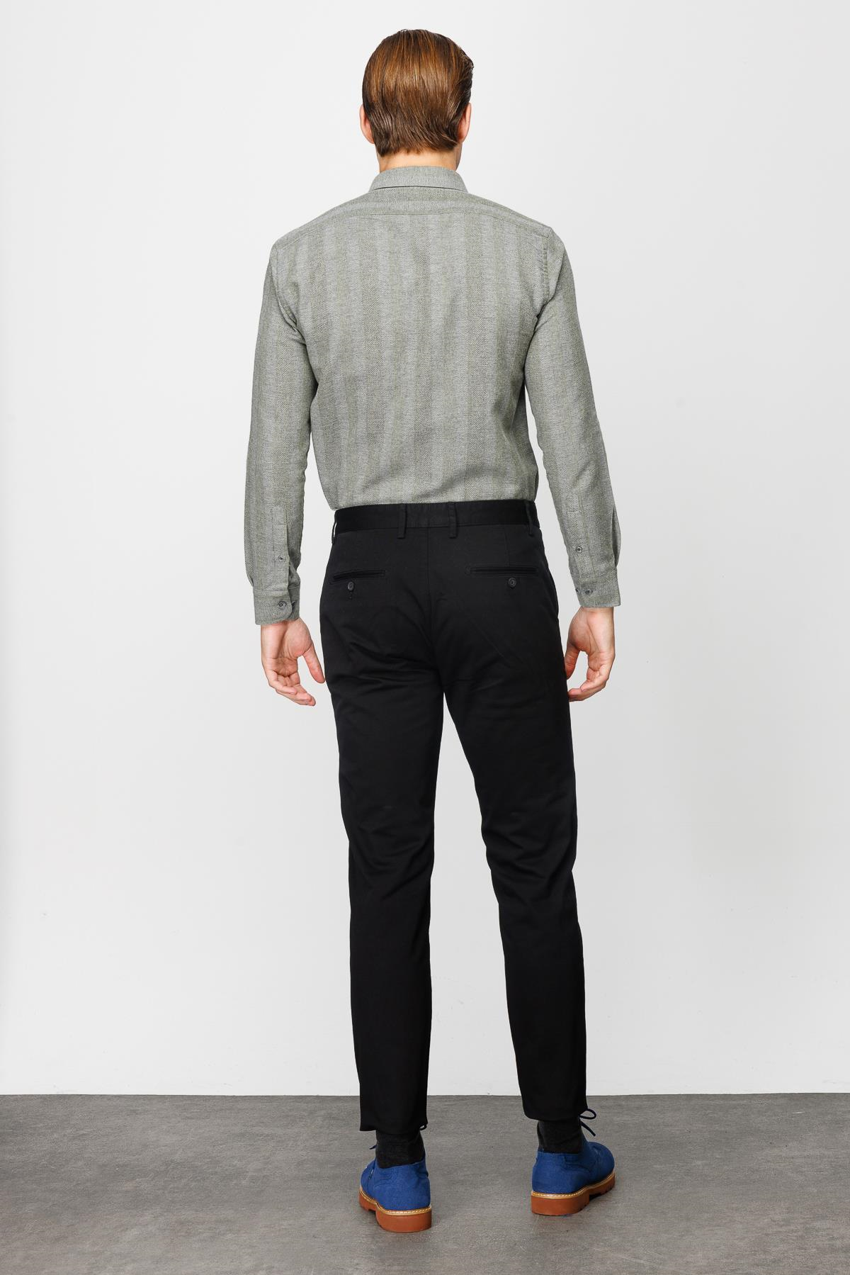 Siyah Erkek Pamuklu Kumaş Pantolon Regular Fit – Rahat Kalıp Günlük Ofis Stili