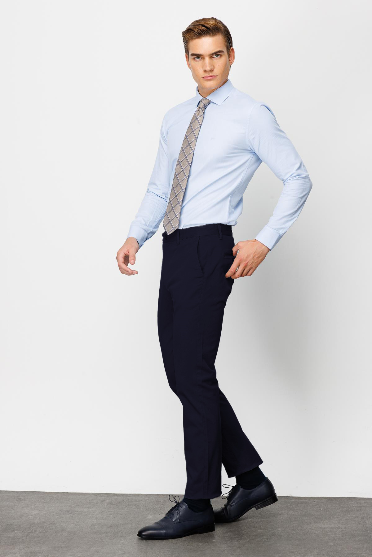 Lacivert Erkek Pamuklu Kumaş Pantolon Regular Fit – Rahat Kalıp Günlük Ofis Stili