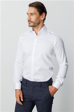 Beyaz Slim Fit Dar Kalıp Klasik Yaka Düz Uzun Kollu Cepsiz %100 Pamuk Non Iron Gömlek 