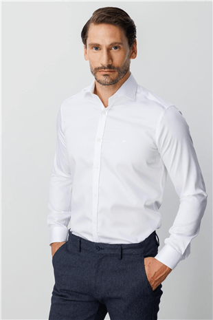 Beyaz Slim Fit Dar Kalıp Klasik Yaka Düz Uzun Kollu Cepsiz %100 Pamuk Non Iron Gömlek 
