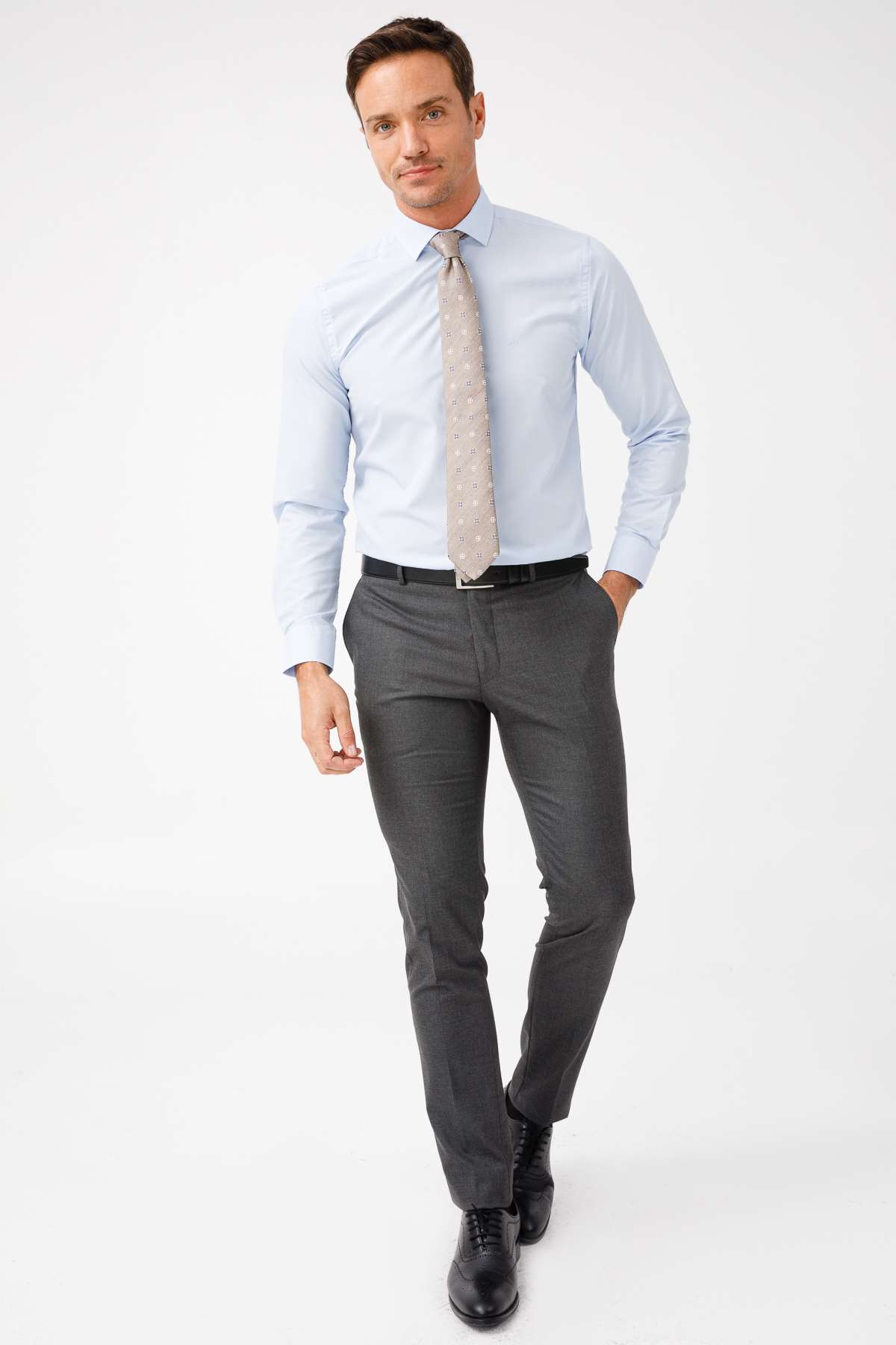 Açık Mavi Slim Fit Dar Kalıp Klasik Yaka Düz Uzun Kollu Cepsiz Kolay Ütülenir Gömlek