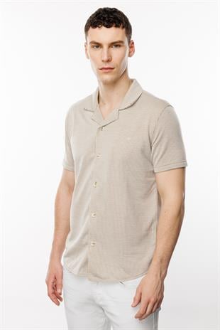 Bej Dynamic Fit  Apaç Yaka Düz Kısa Kollu Cepsiz Pamuklu Gömlek