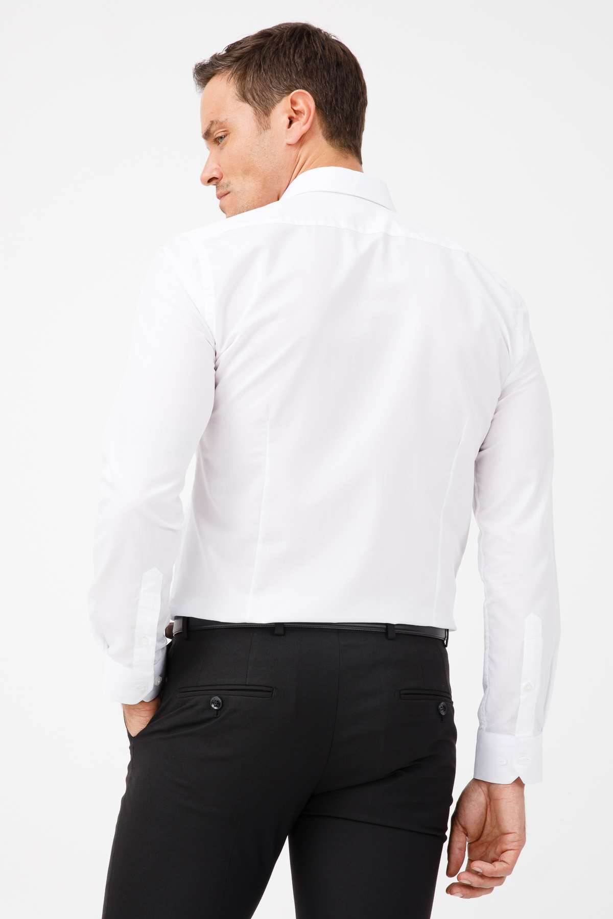 Beyaz Slim Fit Dar Kalıp Klasik Yaka Düz Uzun Kollu Cepsiz Kolay Ütülenir Gömlek