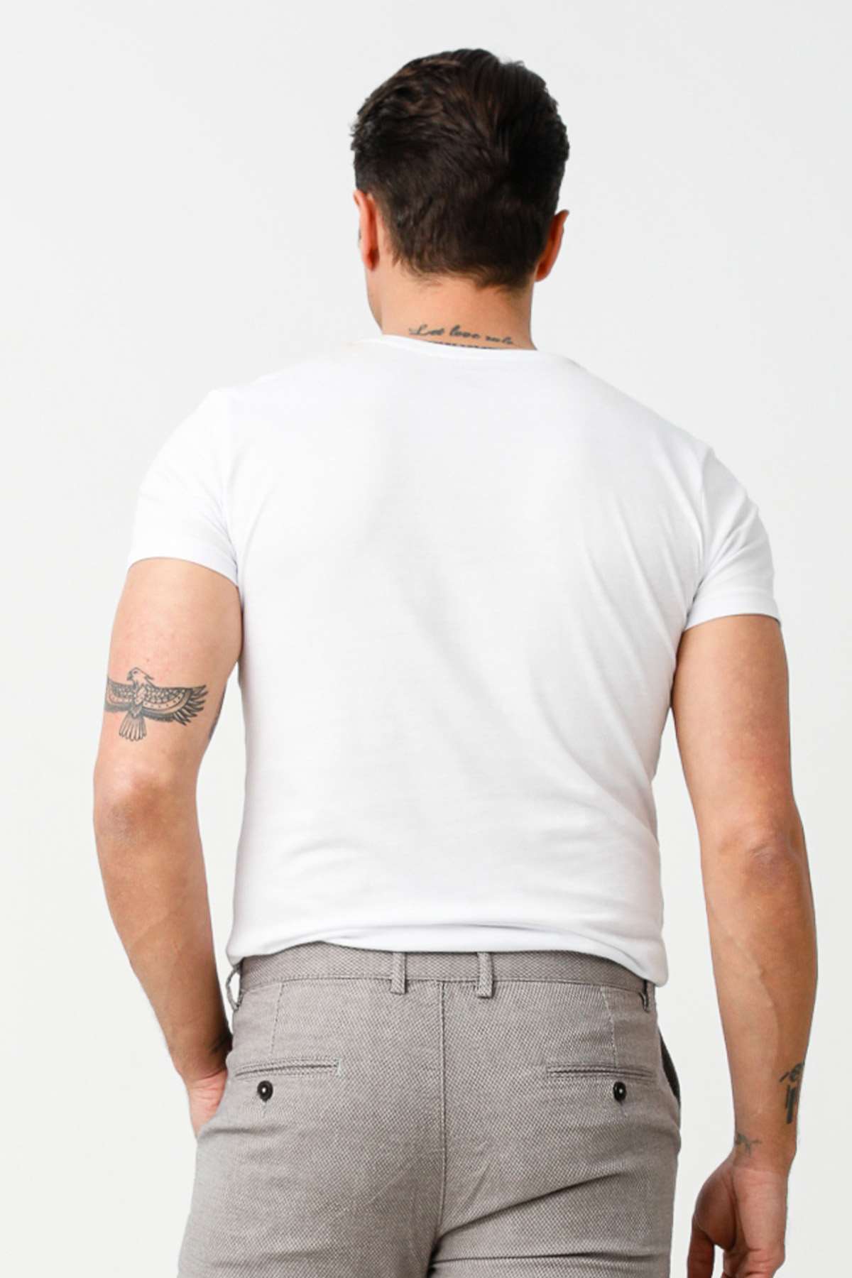 Beyaz Standart Fit Dar Kalıp Bisiklet Yaka Düz Kısa Kollu  %100 Pamuk Tişört