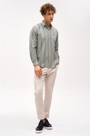 Erkek Haki Dynamic Fit Düğmeli Yaka Gömlek