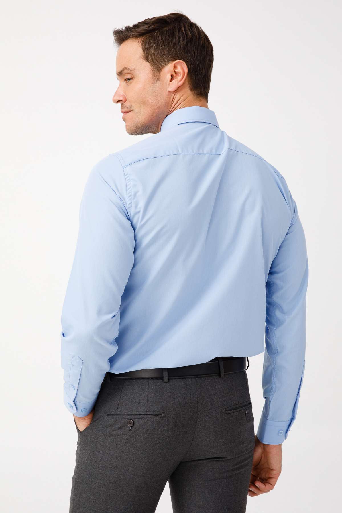 Koyu Mavi Regular Fit Rahat Kalıp Klasik Yaka Düz Uzun Kollu Cepli Kolay Ütülenir Gömlek