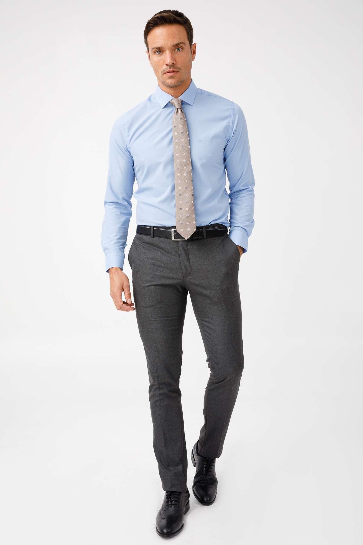 Koyu Mavi Slim Fit Dar Kalıp Klasik Yaka Düz Uzun Kollu Cepsiz Kolay Ütülenir Gömlek