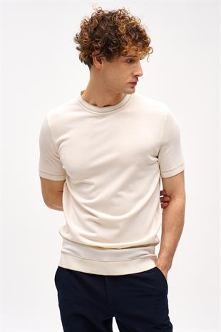 Krem Standart Fit Dar Kalıp Bisiklet Yaka Düz Kısa Kollu Triko Tişört