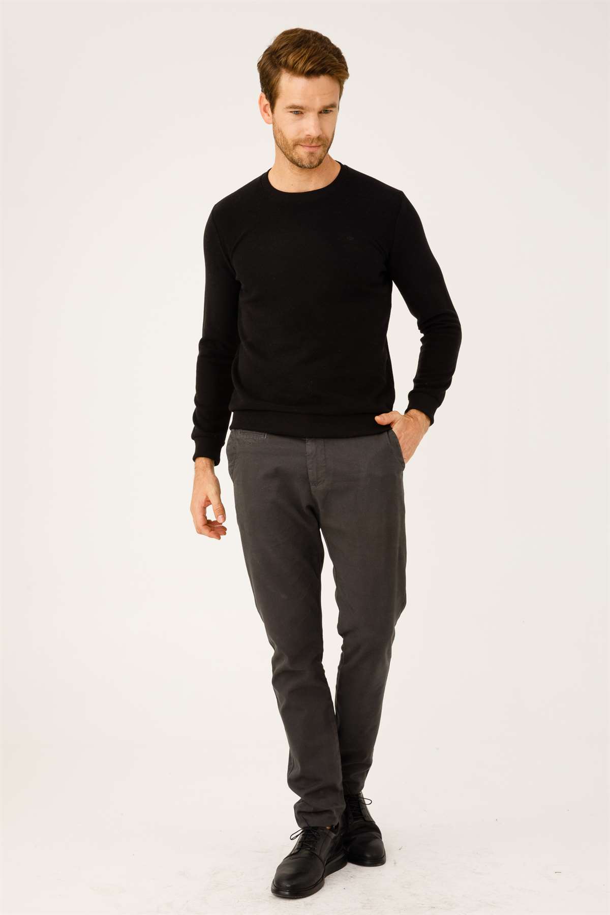 Siyah Regular Fit Rahat Kalıp Bisiklet Yaka Düz Uzun Kollu  Triko