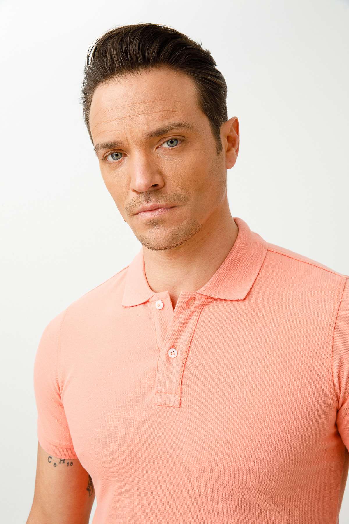 Yavruağzı Modern Fit Dar Kalıp Polo Yaka Düz Kısa Kollu Pamuklu Tişört