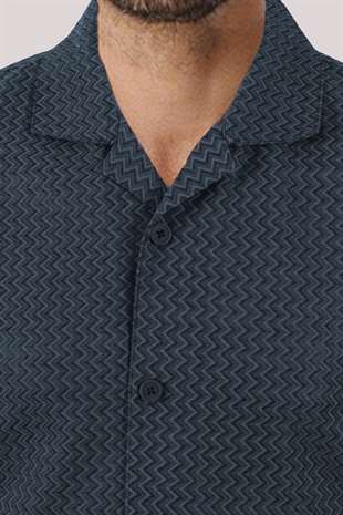 Erkek Mavi Desenli Kamp Yaka Gömlek – Şık ve Modern Yazlık