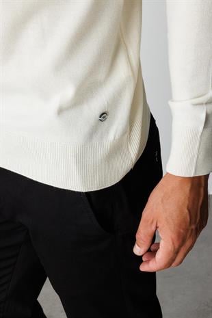 Kemik Standart Fit Dar Kalıp Yarım Balıkçı Düz Uzun Kollu  Triko