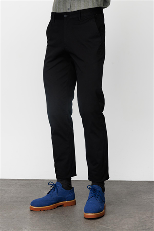 Siyah Erkek Pamuklu Kumaş Pantolon Regular Fit – Rahat Kalıp Günlük Ofis Stili
