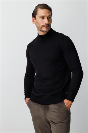 Siyah Standart Fit Dar Kalıp Yarım Balıkçı Düz Uzun Kollu  Triko
