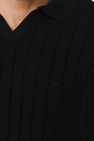 Erkek Siyah Triko Polo Yaka Tişört – Şık ve Modern Fit