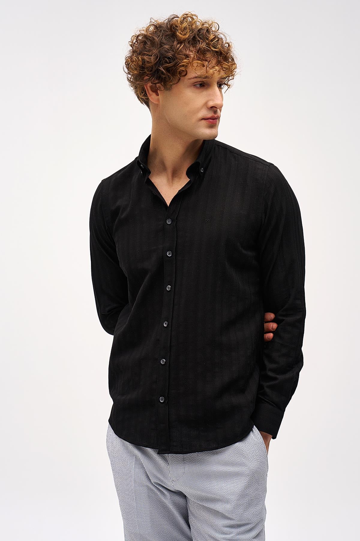 Siyah Dynamic Fit  Düğmeli Yaka Çizgili Uzun Kollu Cepsiz %100 Pamuk Gömlek