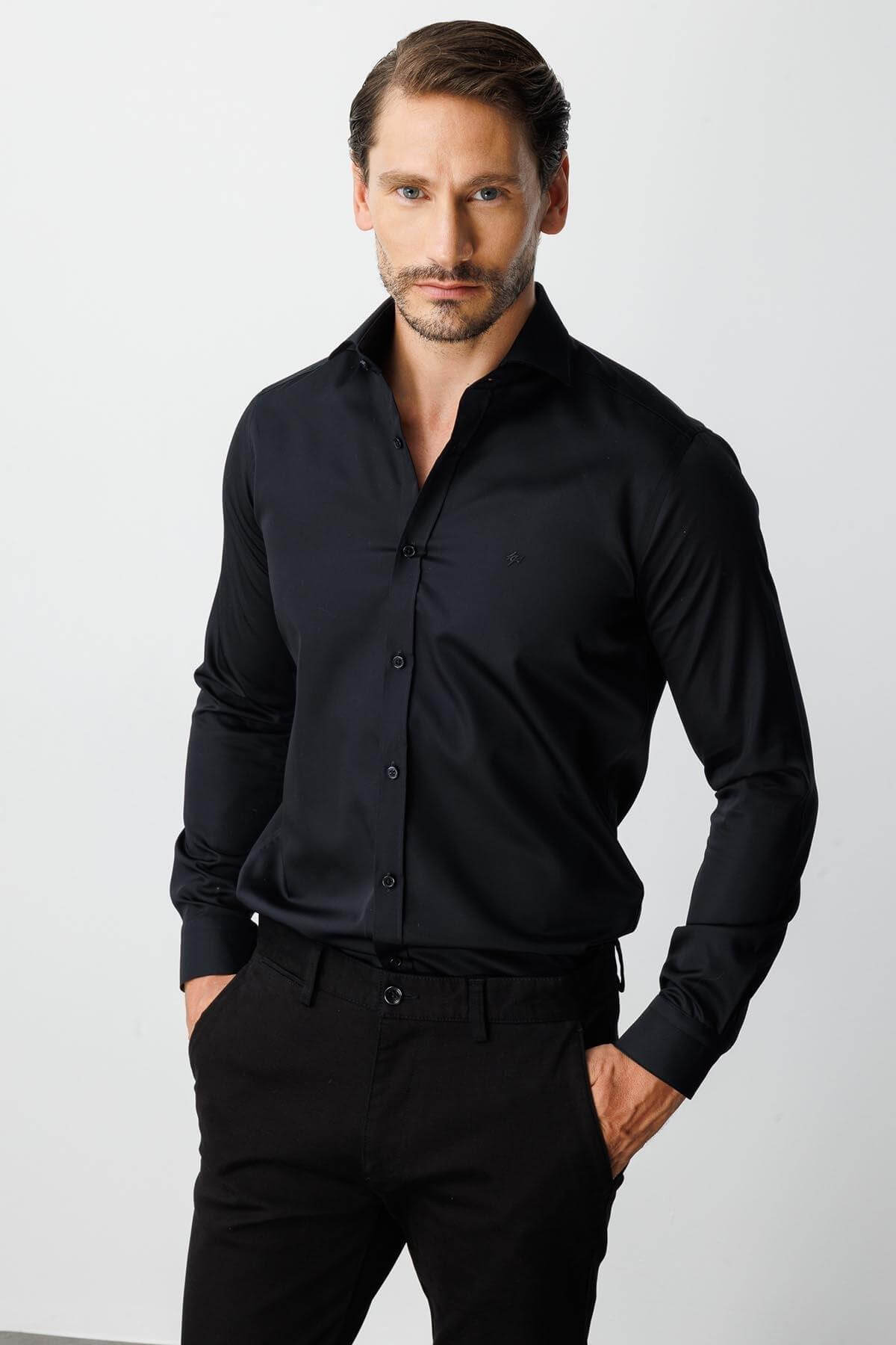 Siyah Regular Fit Geniş Kalıp Klasik Yaka Düz Uzun Kollu Cepsiz %100 Pamuk Non Iron Gömlek