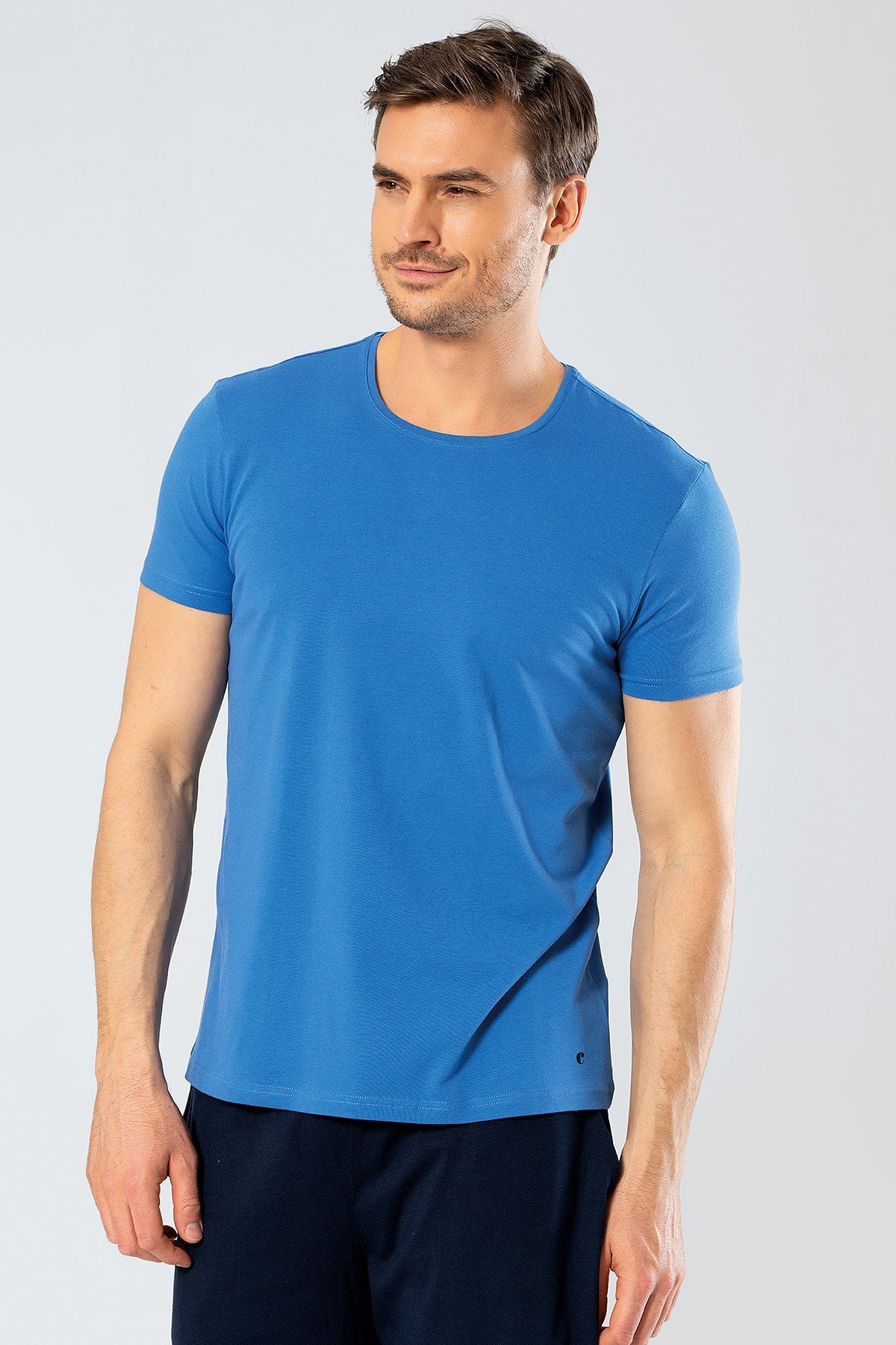 Cacharel 1332 Saks Erkek V Yaka Likralı Kısa Kollu T-Shirt