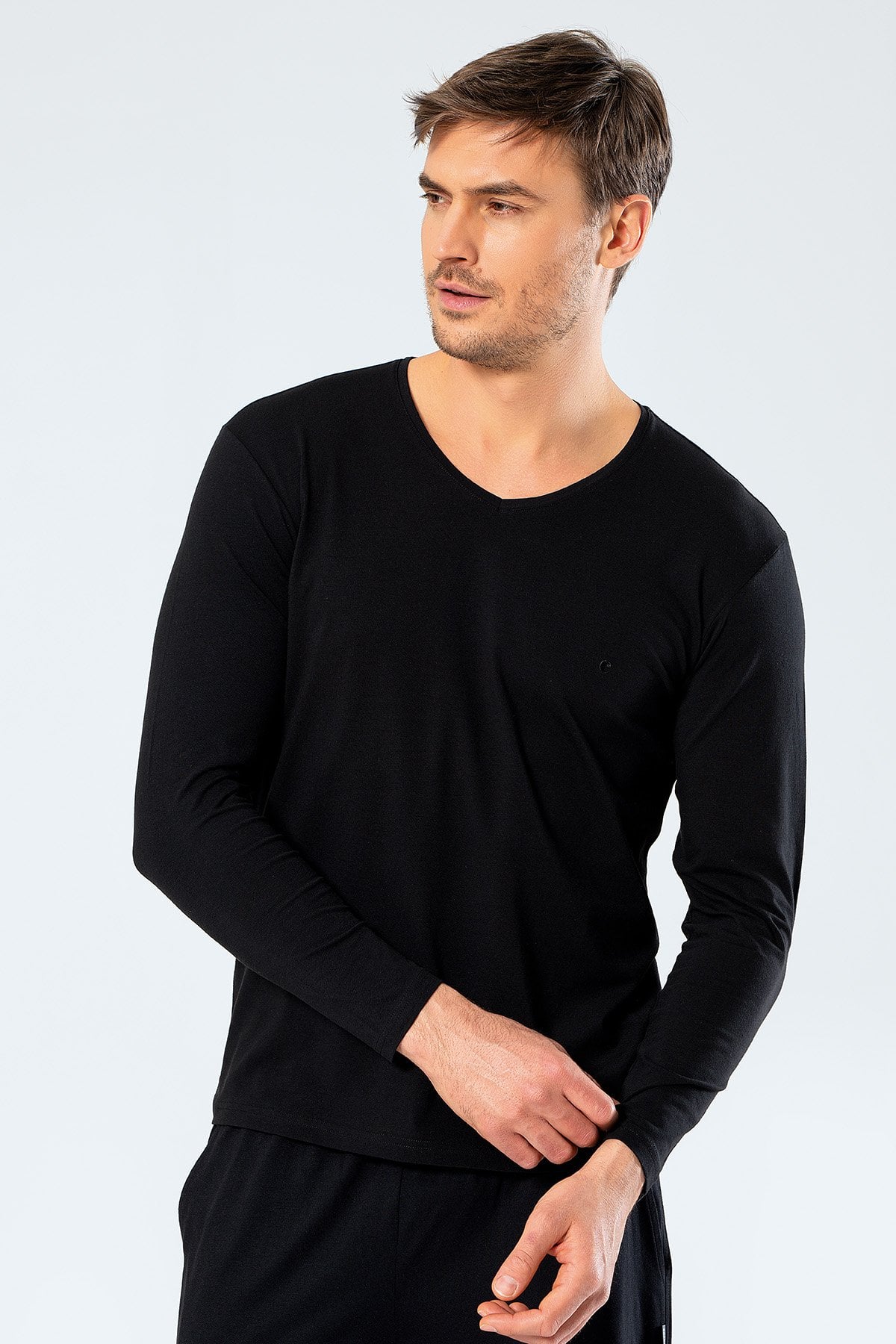 Cacharel 1334 Siyah Erkek Erkek Siyah V Yaka Uzun Kollu Sweatshirt