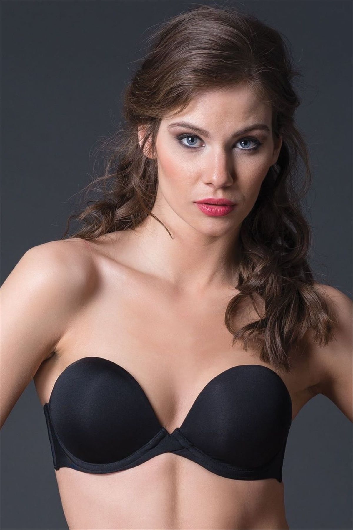 Magic Form 2087 Kadın Siyah Düz Kumaşlı Çok Dolgulu Askısız Dekolteli Push-Up Straplez Sütyen