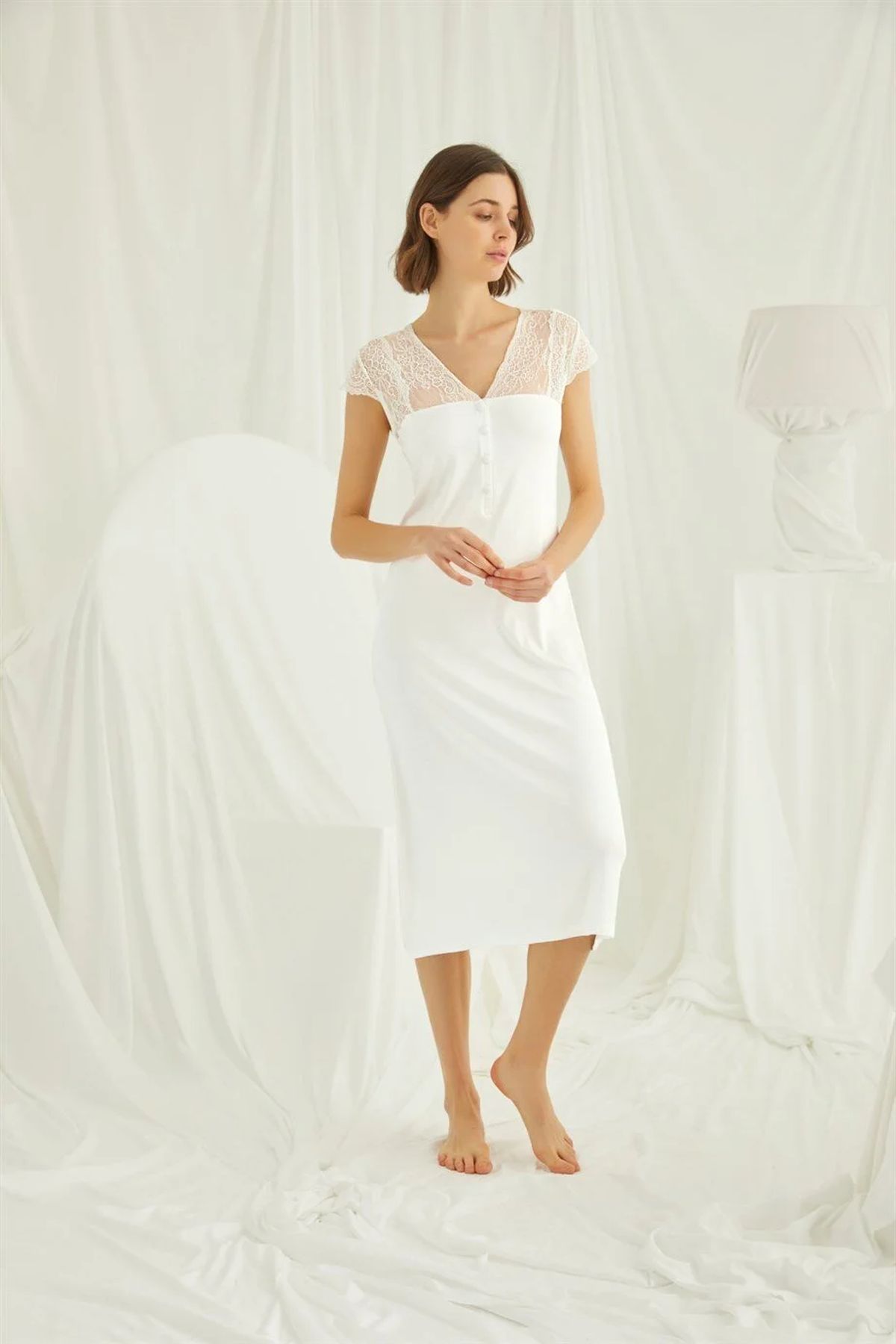 Monamise Kadın Ekru Dantelli Yakası Düğmeli Gecelik 18407