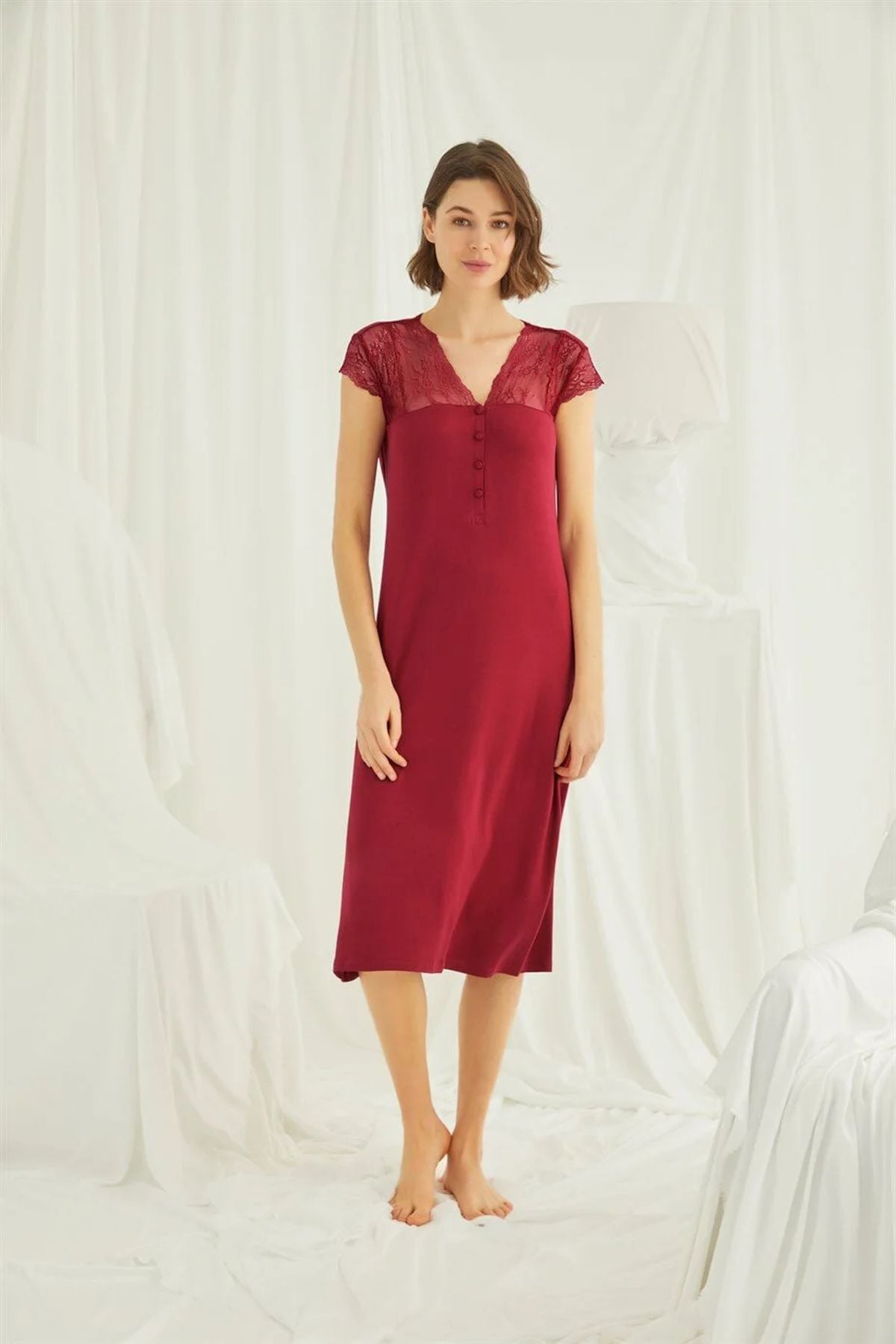 Monamise Kadın Kırmızı Dantelli Yakası Düğmeli Gecelik 18481